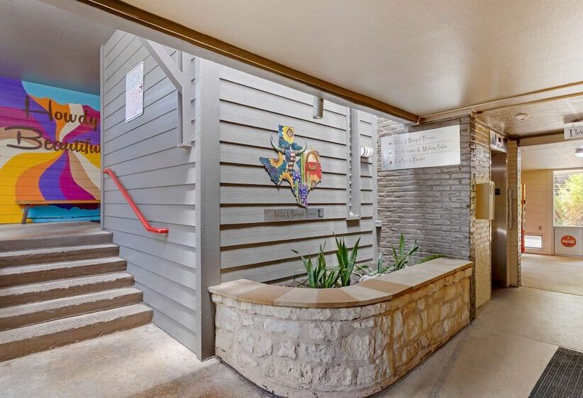 Отель Aiden Austin City