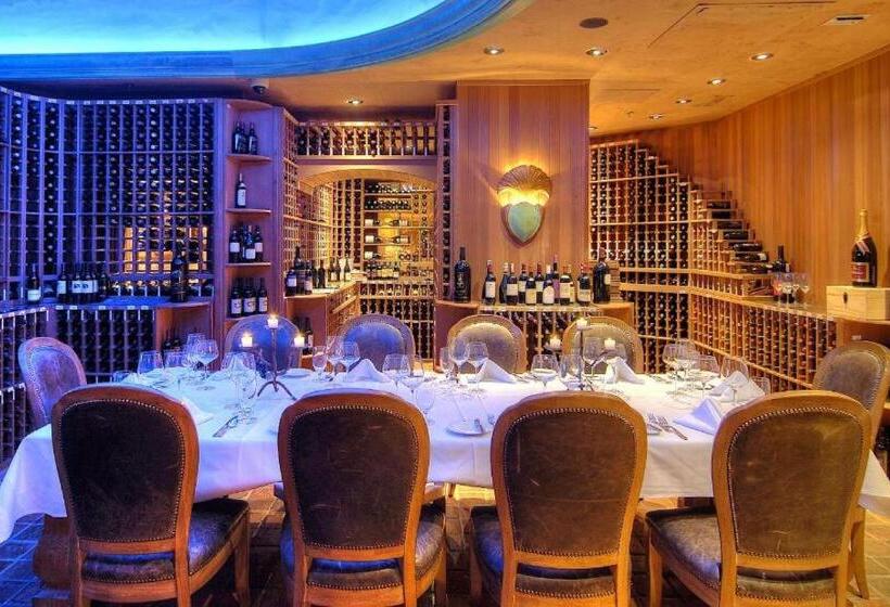 בית מלון כפרי Atlantis Casino Resort Spa