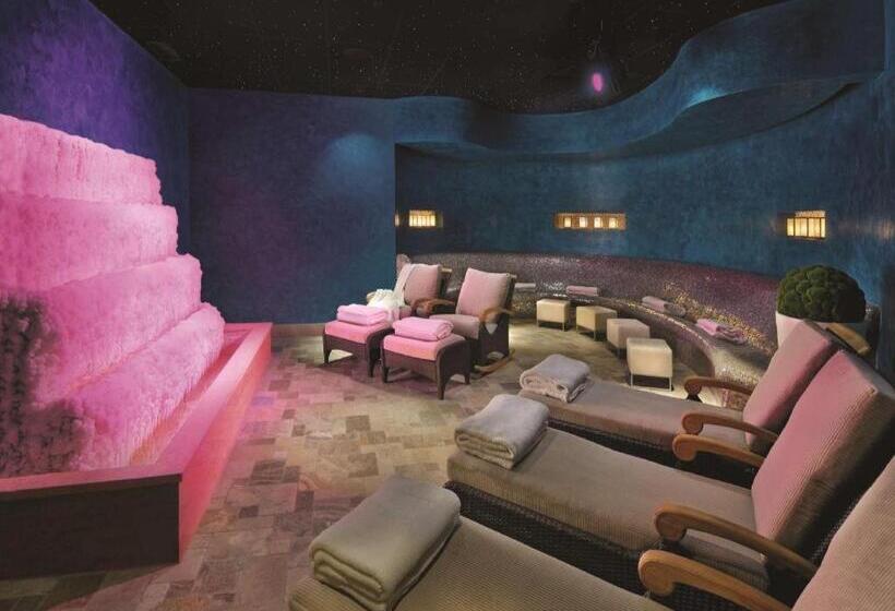 בית מלון כפרי Atlantis Casino Resort Spa