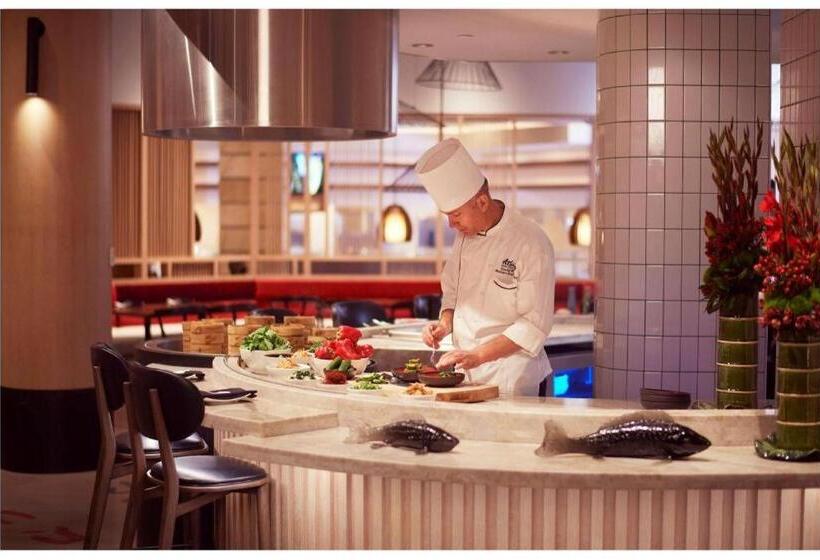 בית מלון כפרי Atlantis Casino Resort Spa