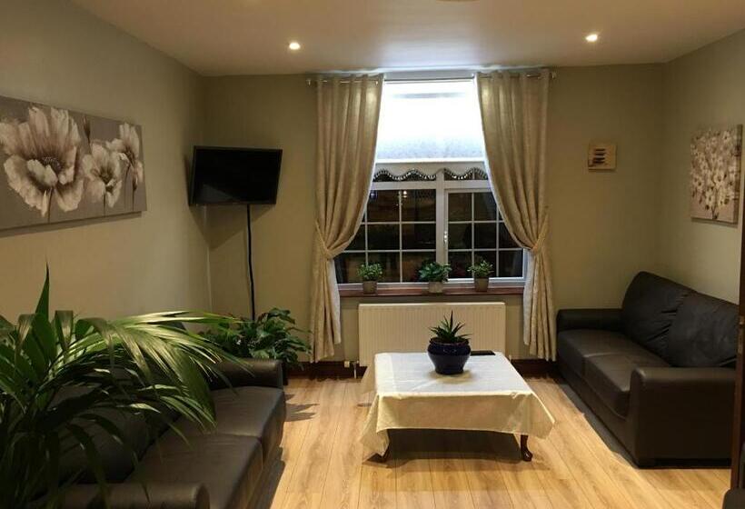 Отель Balkan Lodge Oxford