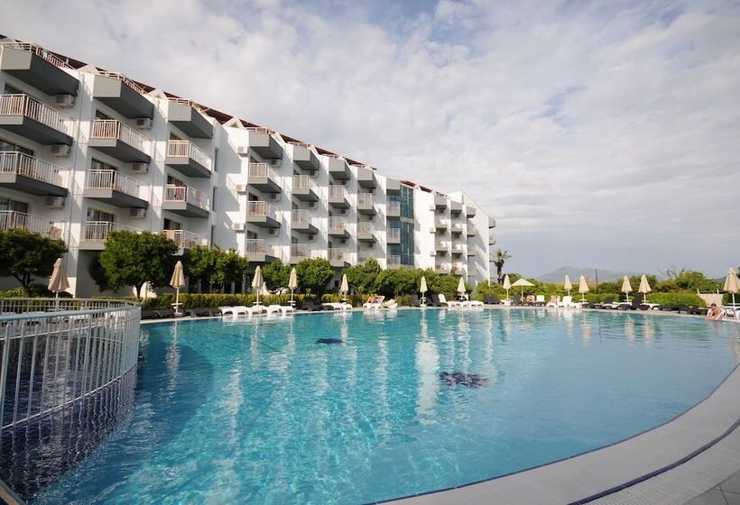 Luna Beach Hotel & Spa