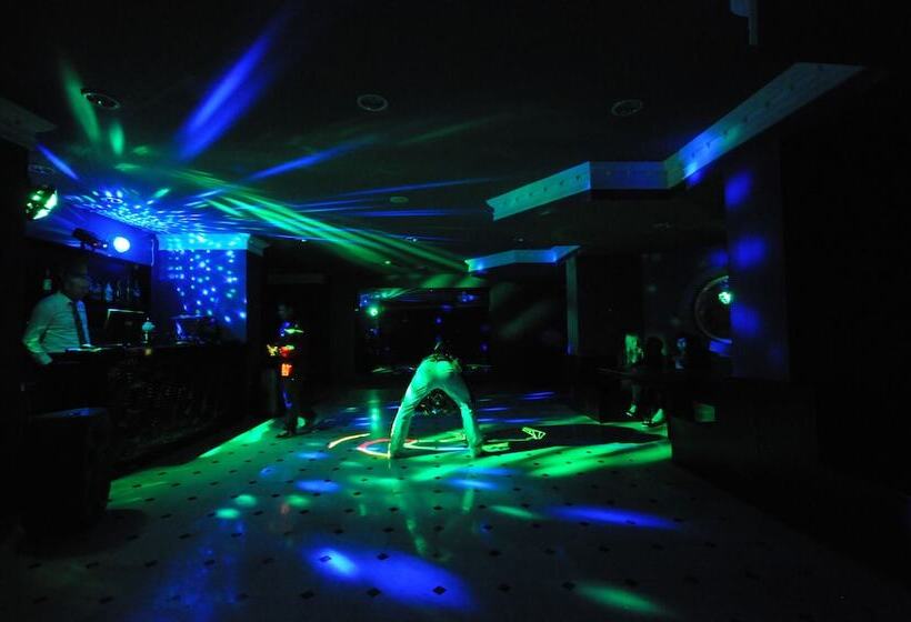 Luna Beach Hotel & Spa