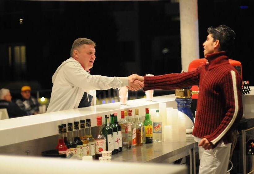 Luna Beach Hotel & Spa