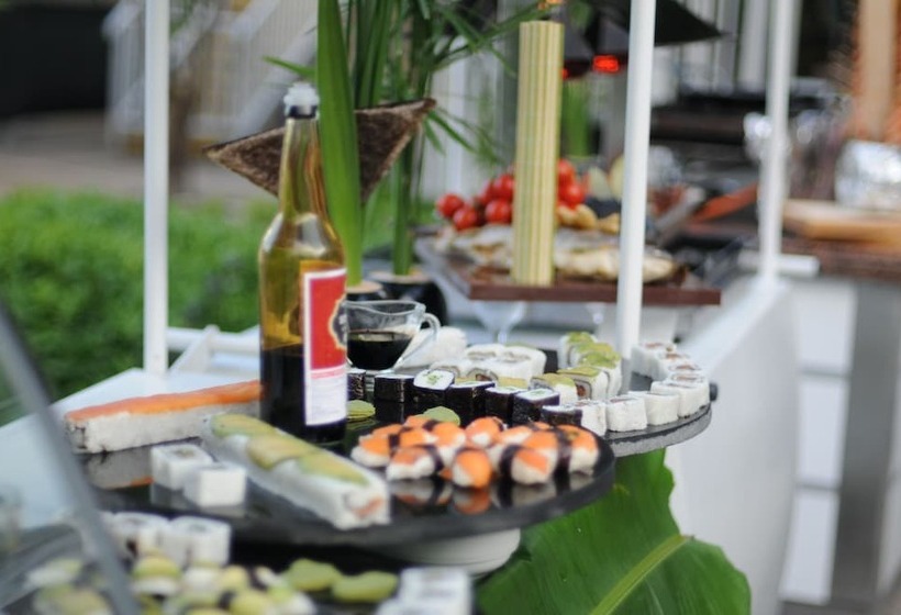 Luna Beach Hotel & Spa