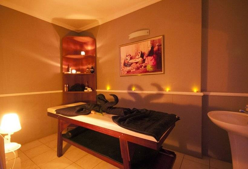 Luna Beach Hotel & Spa