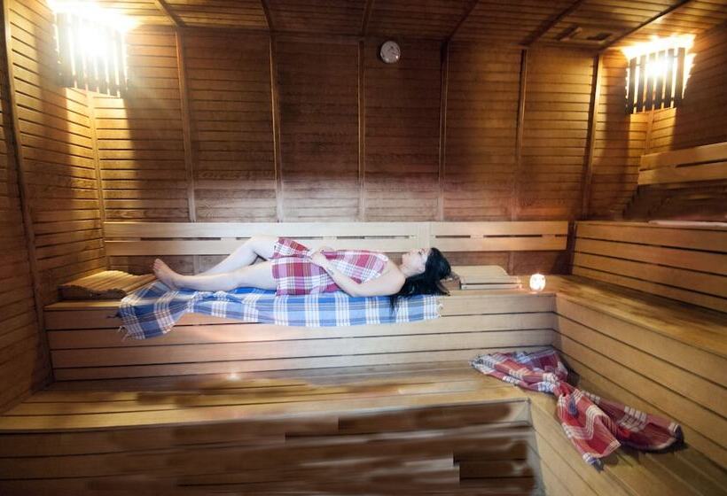 Luna Beach Hotel & Spa