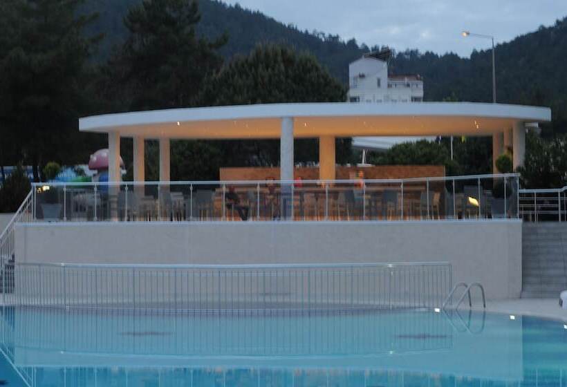 Luna Beach Hotel & Spa