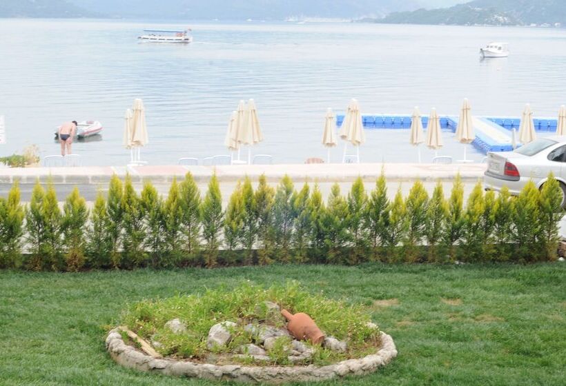 Luna Beach Hotel & Spa