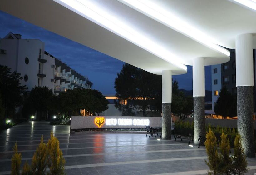 Luna Beach Hotel & Spa