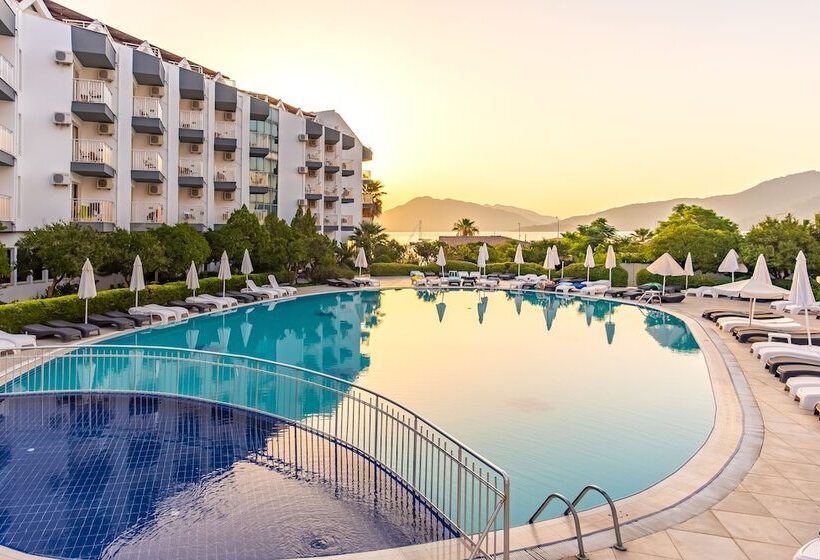 Luna Beach Hotel & Spa