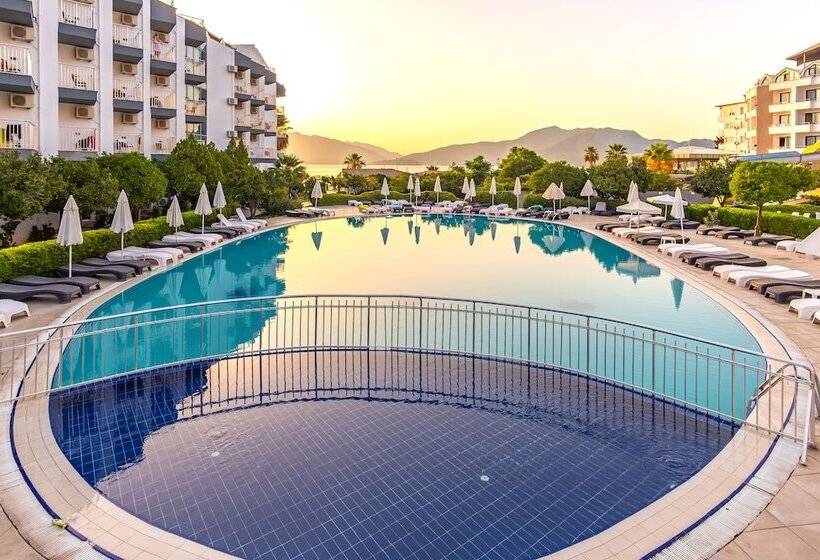 Luna Beach Hotel & Spa