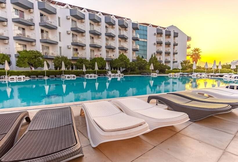 Luna Beach Hotel & Spa