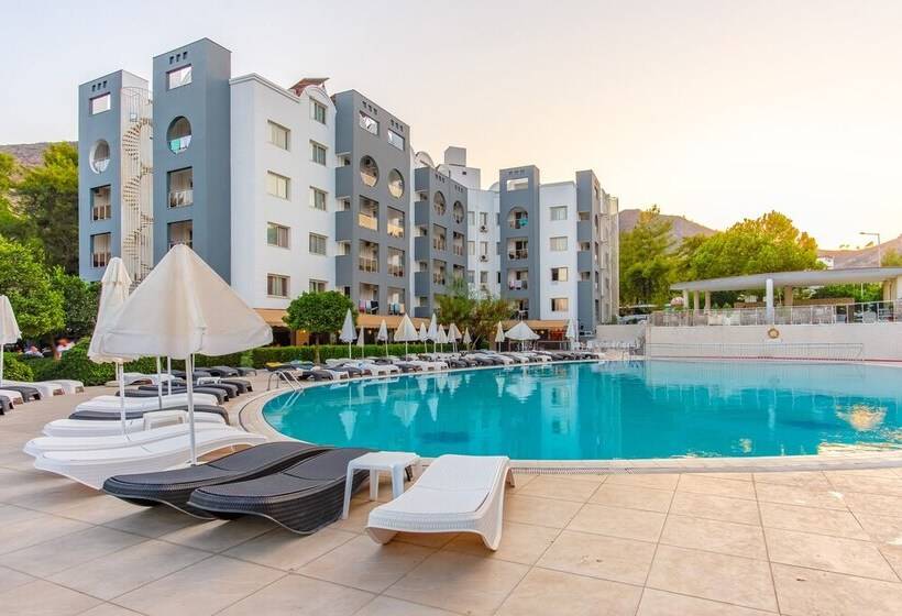 Luna Beach Hotel & Spa