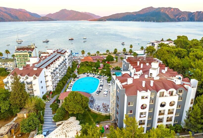 Luna Beach Hotel & Spa