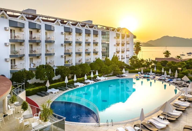 Luna Beach Hotel & Spa