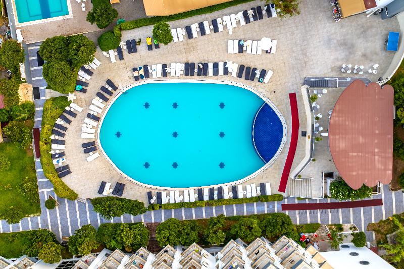 Luna Beach Hotel & Spa