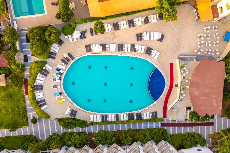 Luna Beach Hotel & Spa