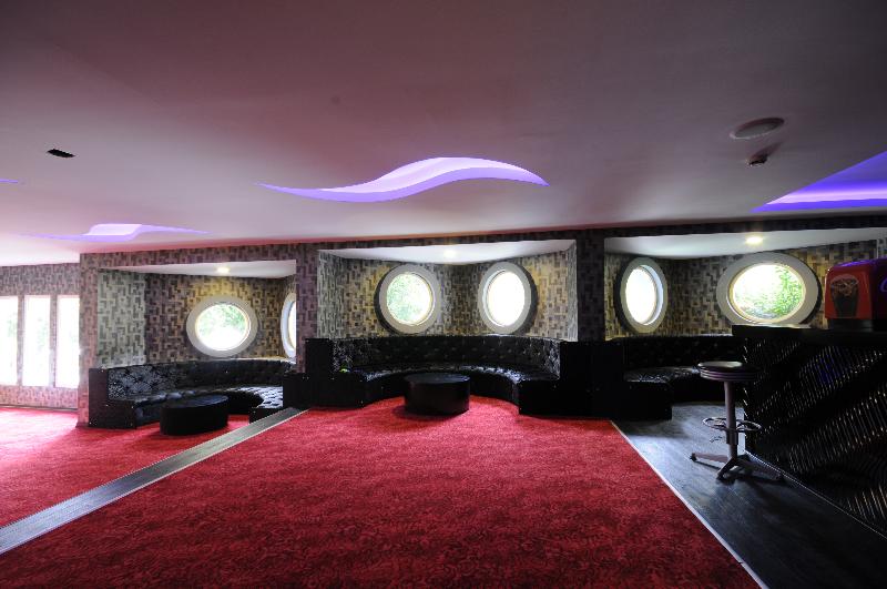 Luna Beach Hotel & Spa