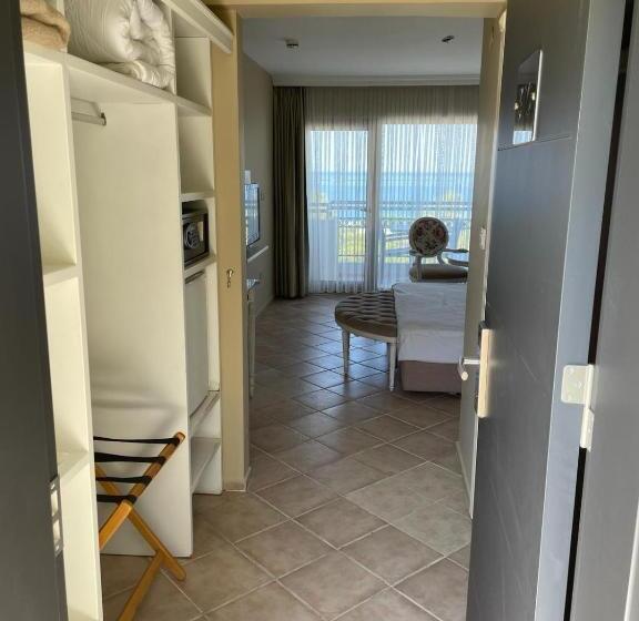 Отель Carina Entertainment