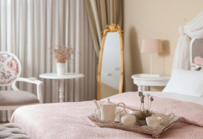 Отель Carina Entertainment