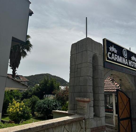 هتل Carmina