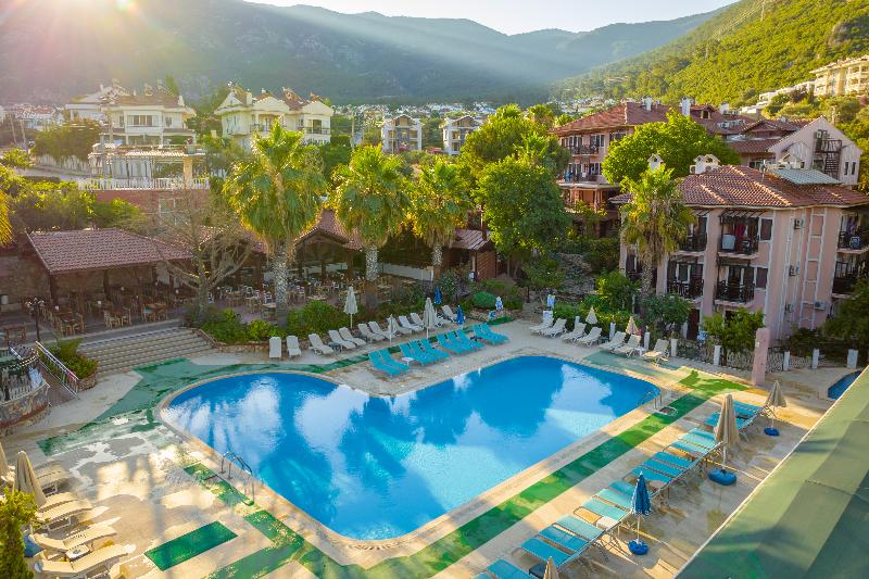 Отель Club Pink Palace