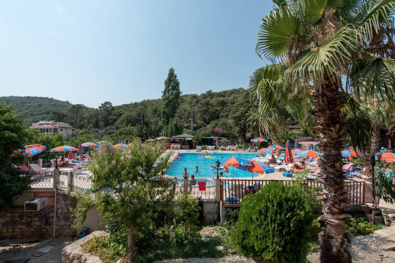 Отель Club Pink Palace