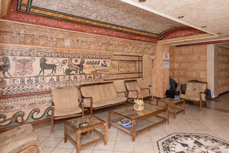 Отель Club Pink Palace