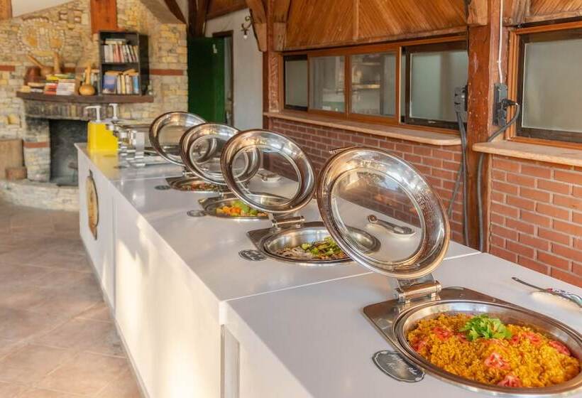 Отель Club Pink Palace