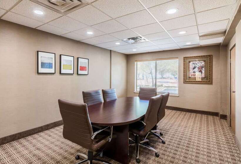 فندق Comfort Suites Austin Airport