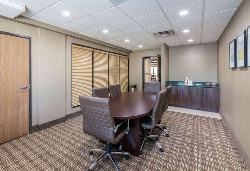 فندق Comfort Suites Austin Airport