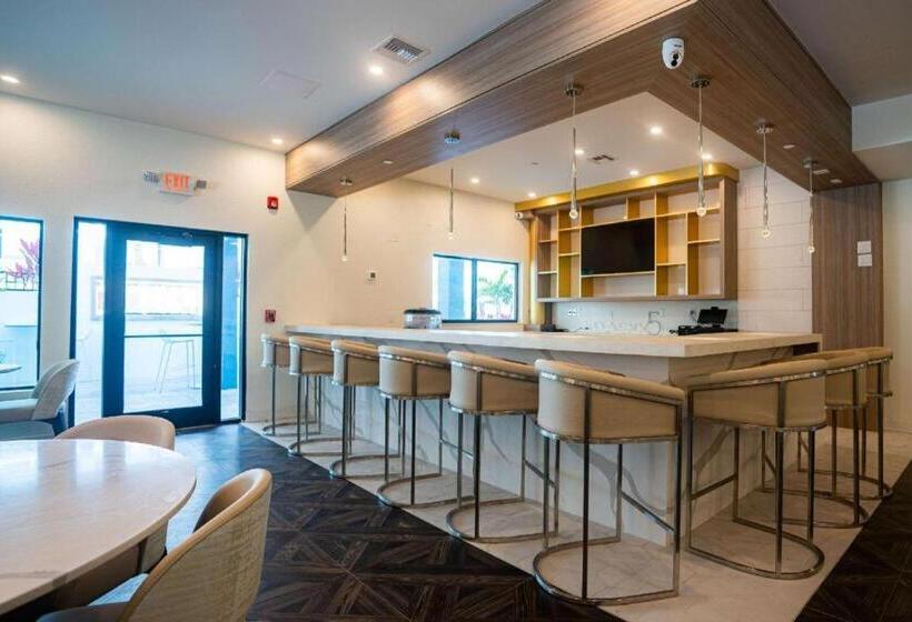 Daskk Orlando Hotel Near Universal Blvd, Ascend Hotel Collection