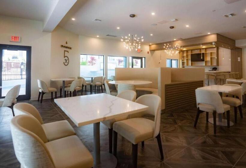 Daskk Orlando Hotel Near Universal Blvd, Ascend Hotel Collection