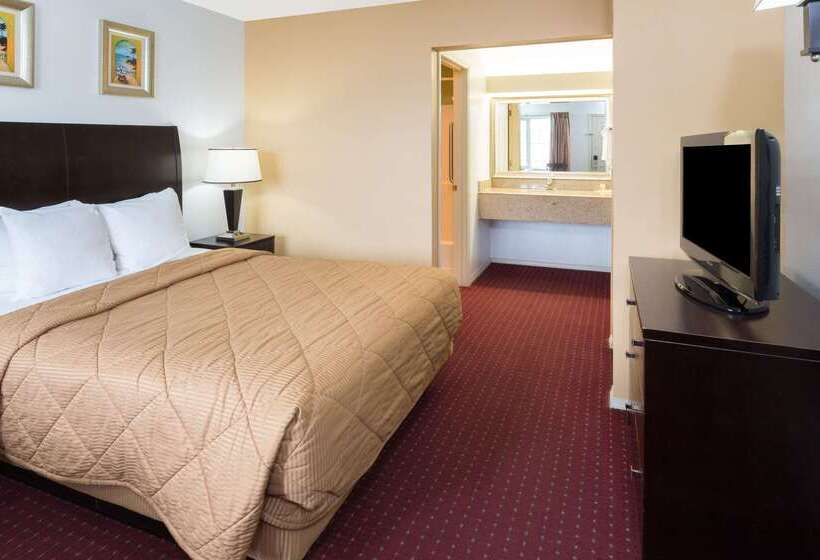 هتل Days Inn By Wyndham Newport Or