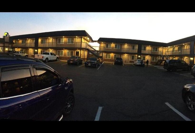 酒店 Days Inn By Wyndham Newport Or