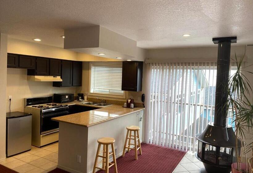 酒店 Days Inn By Wyndham Newport Or