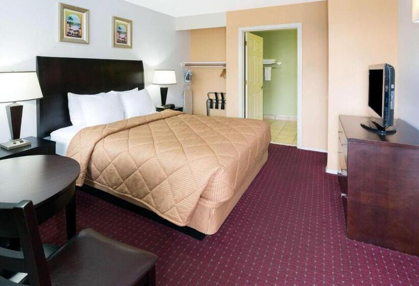 هتل Days Inn By Wyndham Newport Or