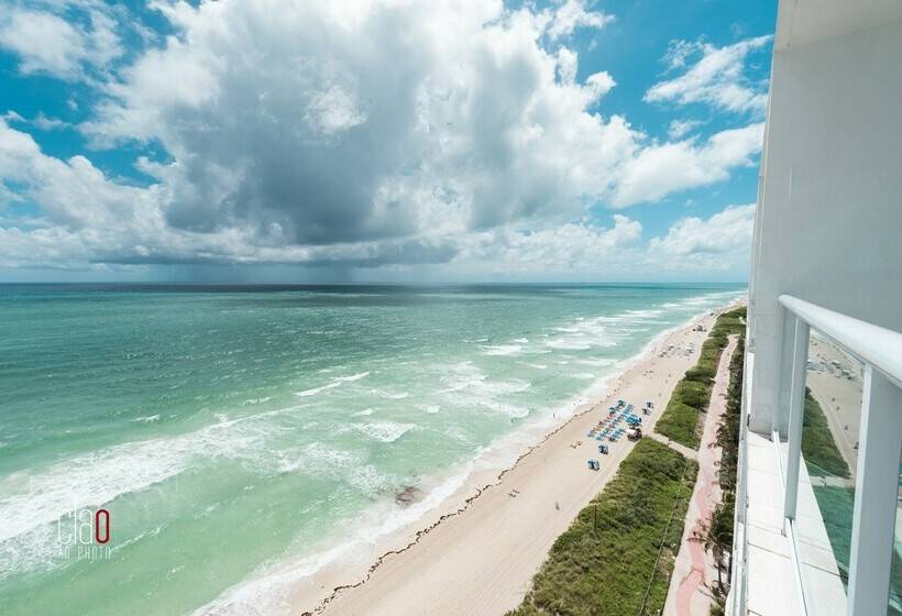 酒店 Deauville Beach Resort