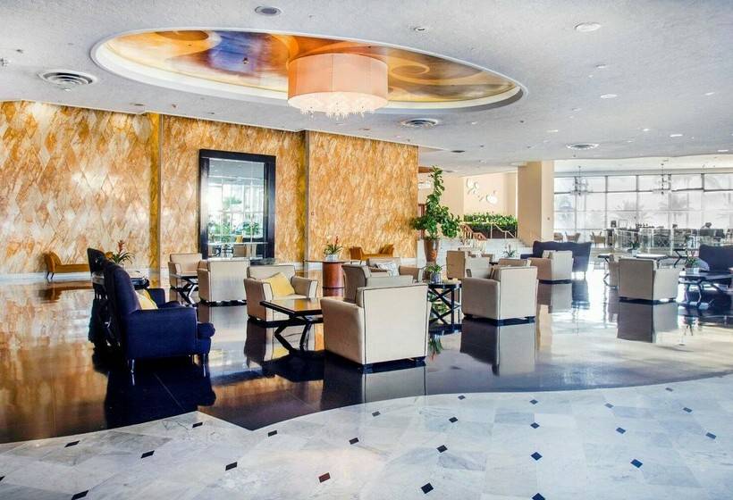 酒店 Deauville Beach Resort