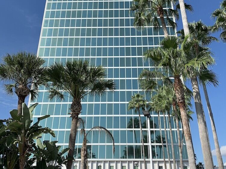 Отель Doubletree By Hilton At The Entrance To Universal Orlando