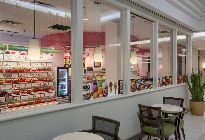 Отель Doubletree By Hilton At The Entrance To Universal Orlando