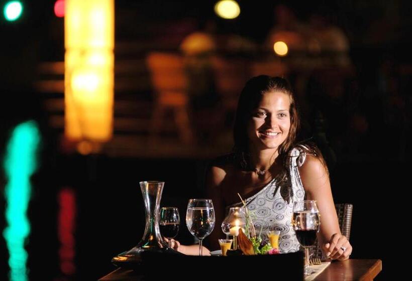 호텔 Ece Saray Marina Resort