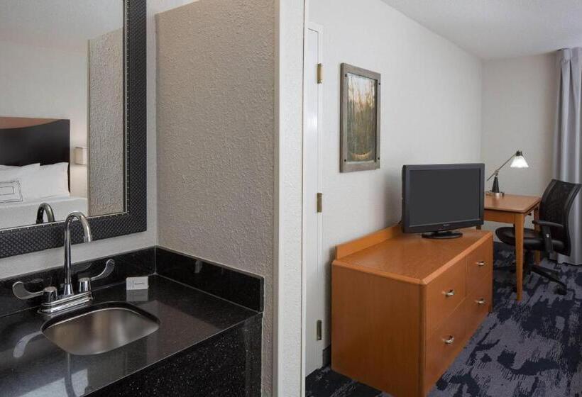 فندق Fairfield Inn & Suites By Marriott Orlando Lake Buena Vista