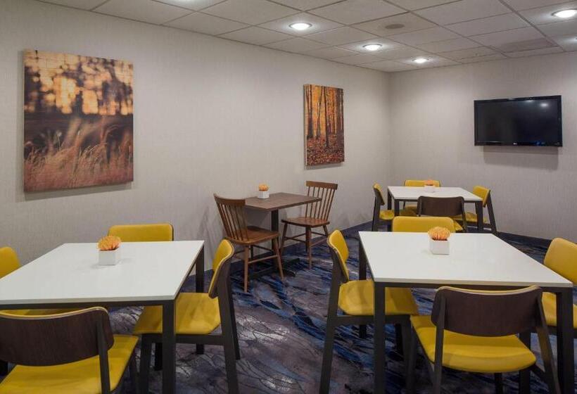 فندق Fairfield Inn & Suites By Marriott Orlando Lake Buena Vista