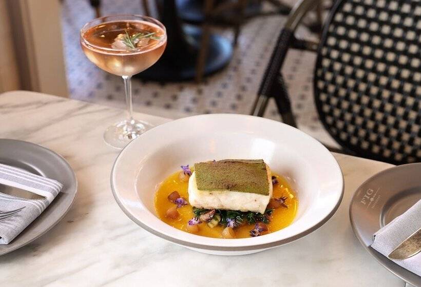 Fairmont Miramar Hotel & Bungalows