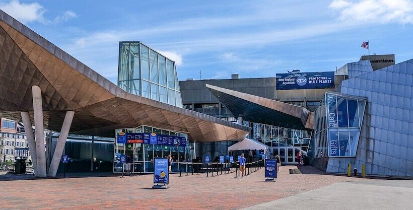 Отель Four Points By Sheraton Boston Newton