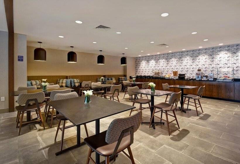 Отель Four Points By Sheraton Boston Newton