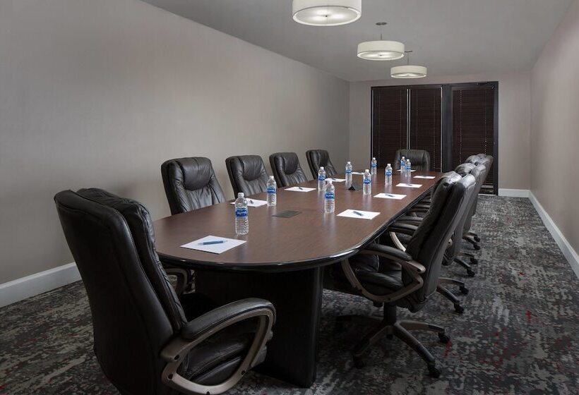 호텔 Four Points By Sheraton Orlando International Drive