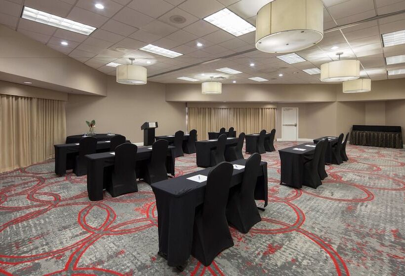 호텔 Four Points By Sheraton Orlando International Drive